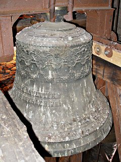 Vlachovo - kostol - zvon stredný