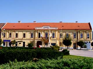 Biskupsk� rezidencia - Ro��ava