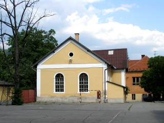 Stredn� zdravotn� �kola - Ro��ava