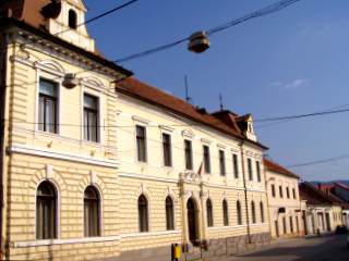 Stredn� zdravotn� �kola - Ro��ava